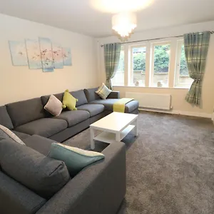 https://modern-town-house-shepley.yorkshirehotels.net